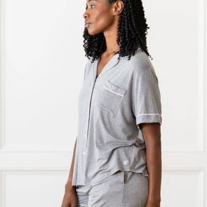 Pajamas short sleeve set with zip pouch